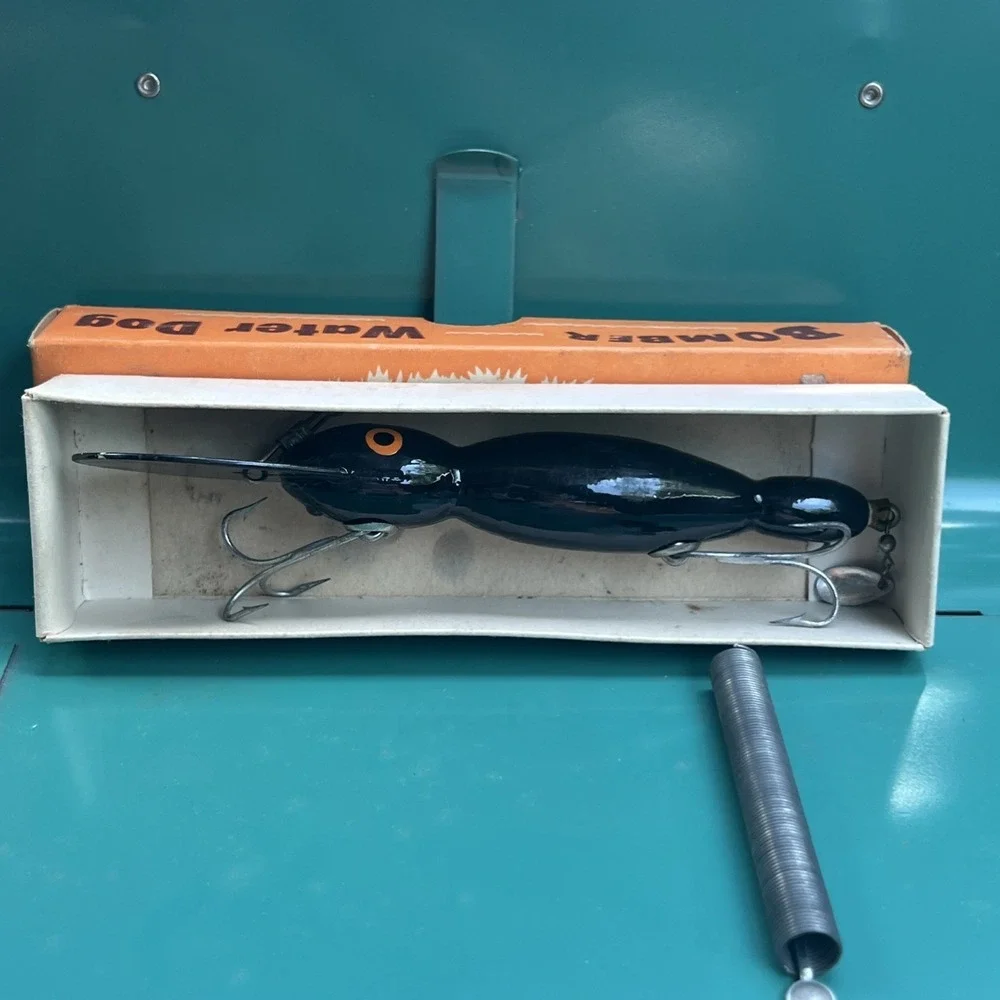 VINTAGE BOMBER WATERDOG WOOD LURE #1702